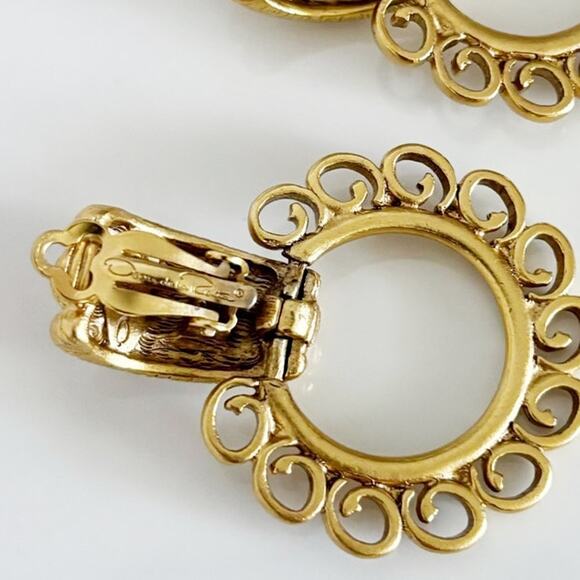 Vintage 1980s Oscar de la Renta Clip On Earrings Gold - Picture 7 of 12
